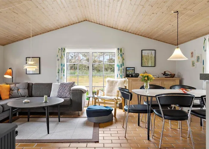 Дом отдыха 20733-ulfborg-sortebaervej-4 *